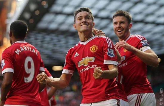 乐部的深情 乐部的深情